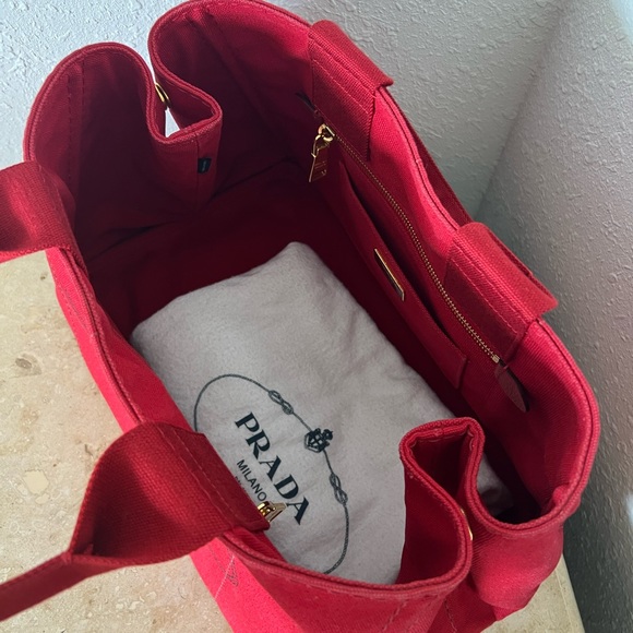 Prada canapa - Picture 5 of 12